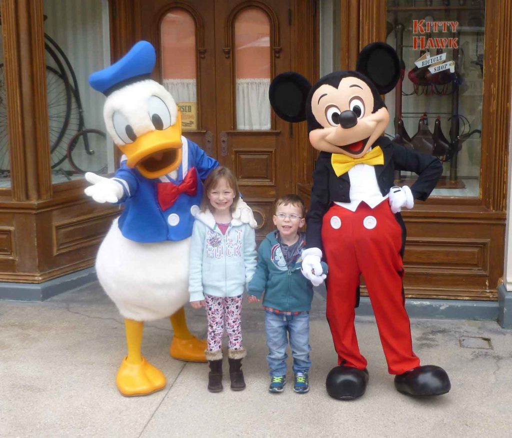 Mickey-Mouse-and-Donald-Duck-DLP